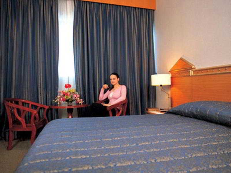 ホテル Coral Oriental ドバイ 部屋 写真
